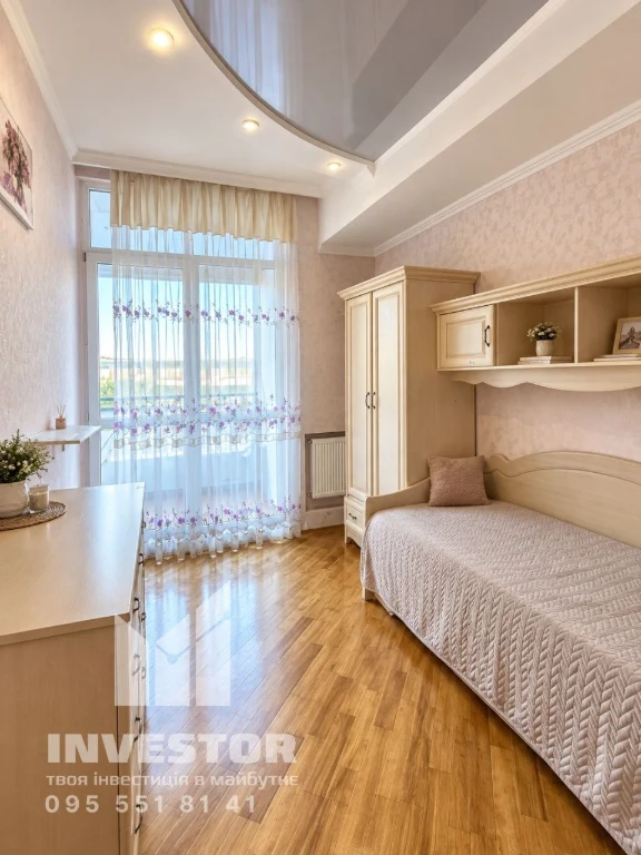 Продаж 2-кімнатного житла, вул. Кочубея