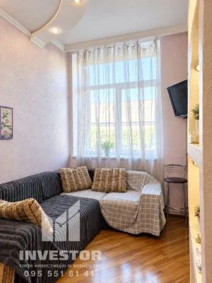 Продаж 2-кімнатного житла, вул. Кочубея