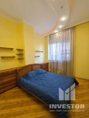 Продаж 2-кімнатного житла, вул. Кочубея