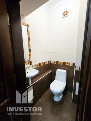 Продаж 2-кімнатного житла, вул. Кочубея