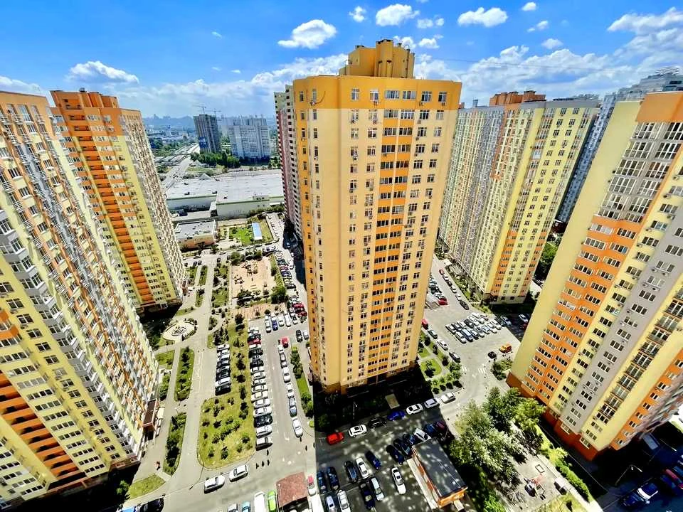 Квартира. Київ, Сім'ї Кульженків вул.