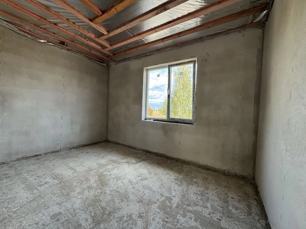 House for sale with interior work + 5 acres plot, Kyiv district