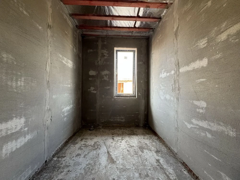 House for sale with interior work + 5 acres plot, Kyiv district