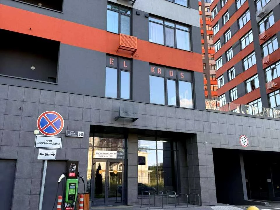 Apartment. Brothers Chibineyev Street, Kyiv