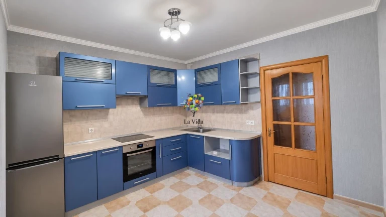 For Sale: 3-room apartment with renovation and furniture on Leskivsk Street