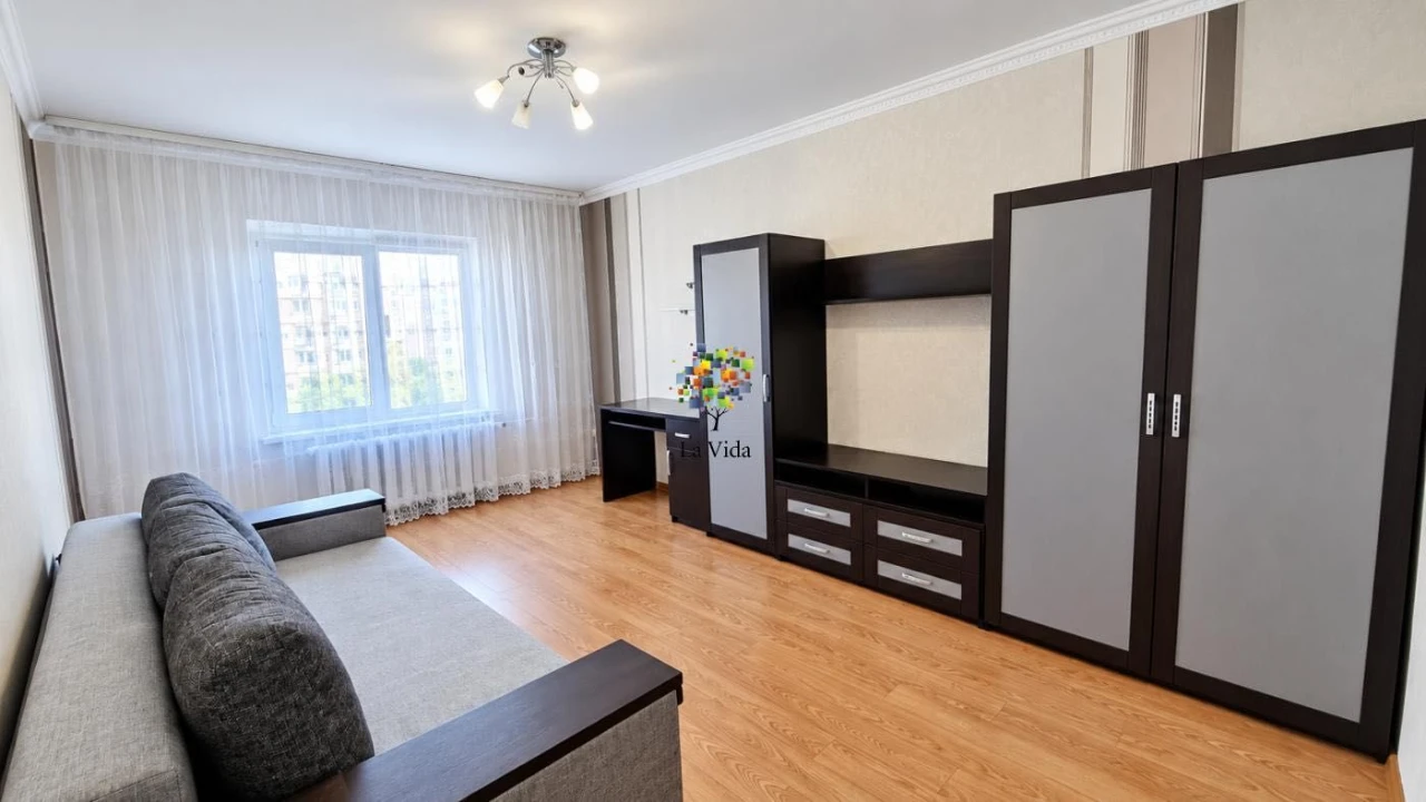 For Sale: 3-room apartment with renovation and furniture on Leskivsk Street