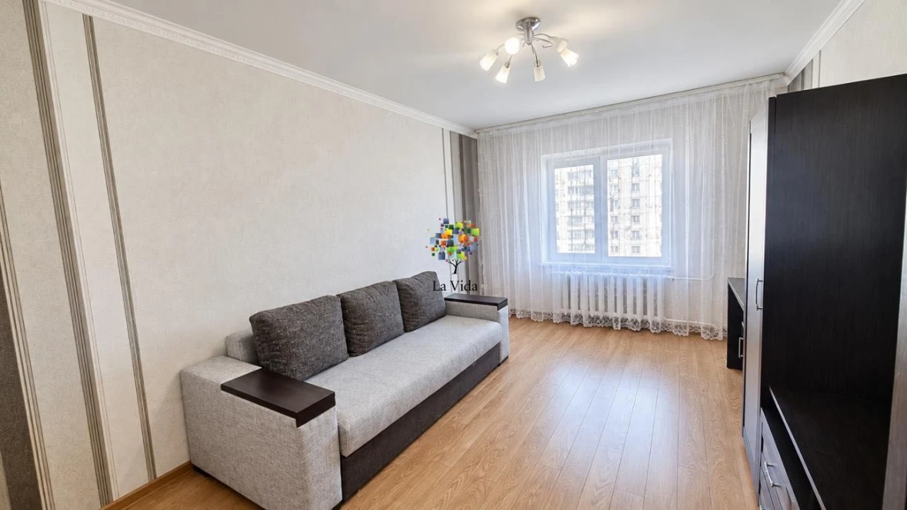 For Sale: 3-room apartment with renovation and furniture on Leskivsk Street