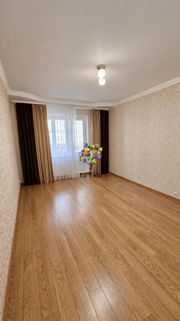 For Sale: 3-room apartment with renovation and furniture on Leskivsk Street