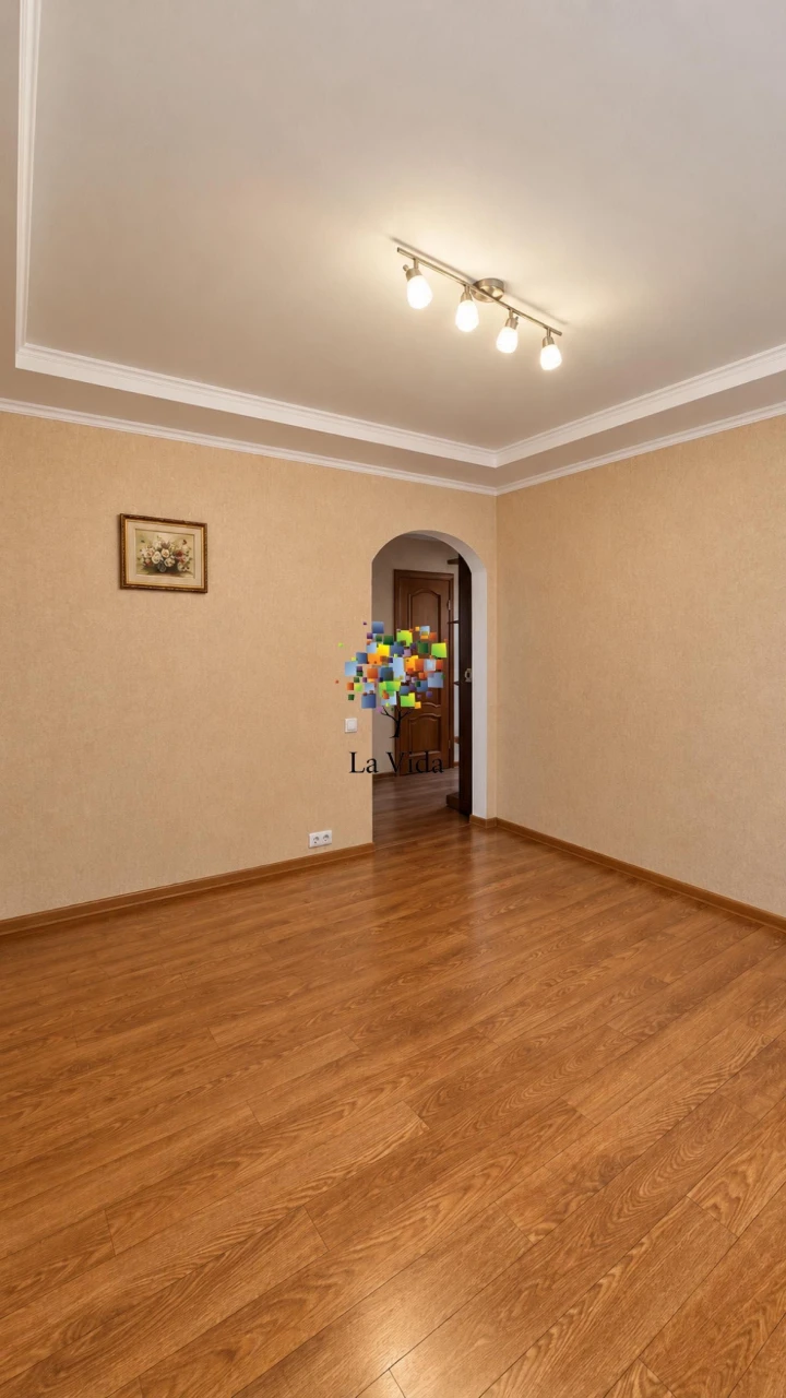 For Sale: 3-room apartment with renovation and furniture on Leskivsk Street