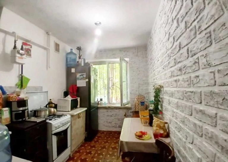 FOR SALE 2-bedroom apartment on Kolyadznii (3 Slobidska - Central)