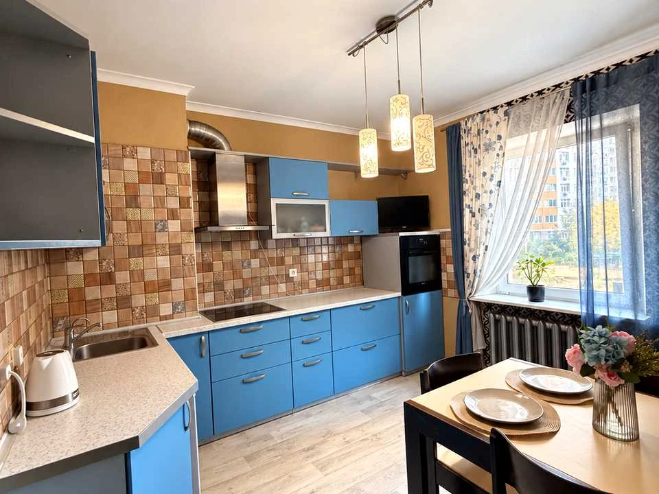 Квартира. вулиця Олени Пчілки, Київ