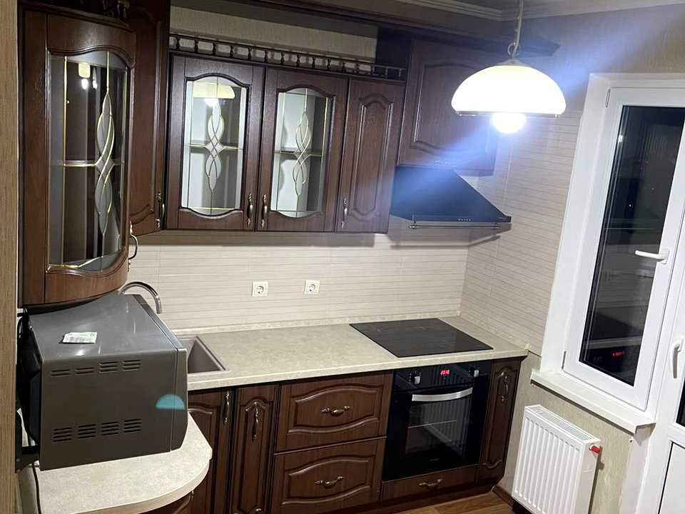 Квартира. вулиця Юлії Здановської, Київ