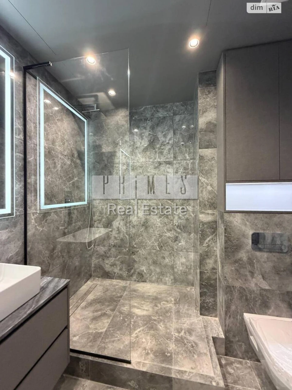Apartment for Sale in Taryan Towers, Pecerск