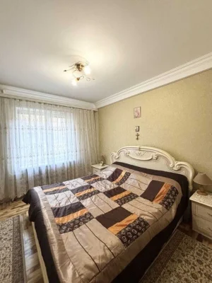 Квартира в центре (050-123-45-67)