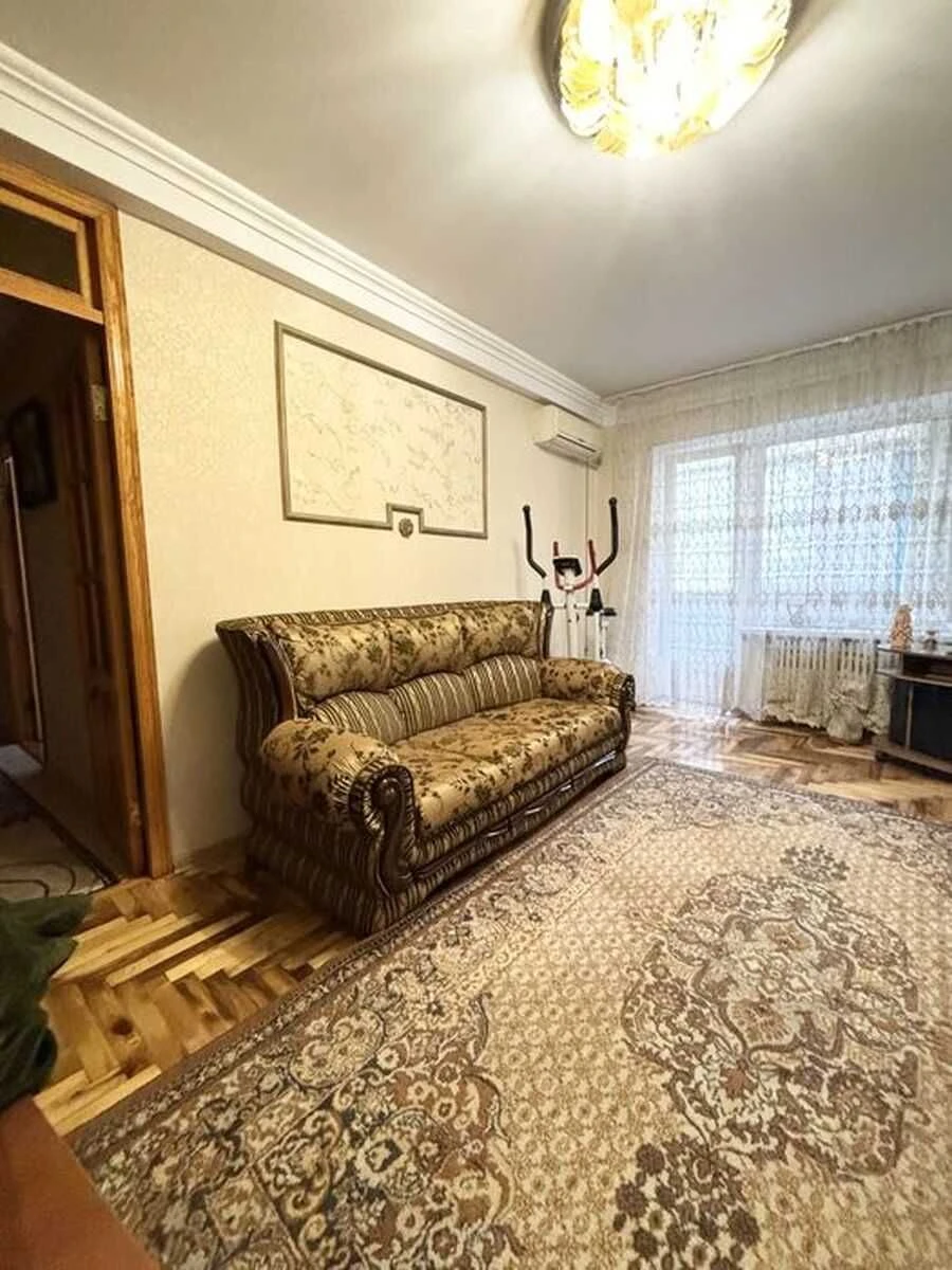 Квартира в центре (050-123-45-67)
