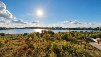 Apartment for sale in the Lake Land residential complex with a view of the Basov Kut lake.