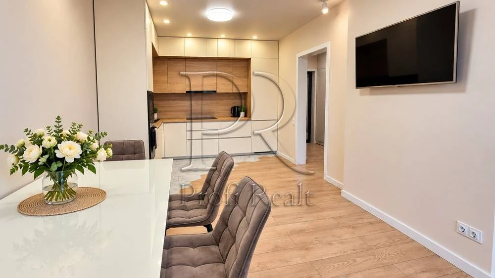 2-room apartment, 68 sq m, Warsaw/Kisterov. 18/6. Renovated. Generator