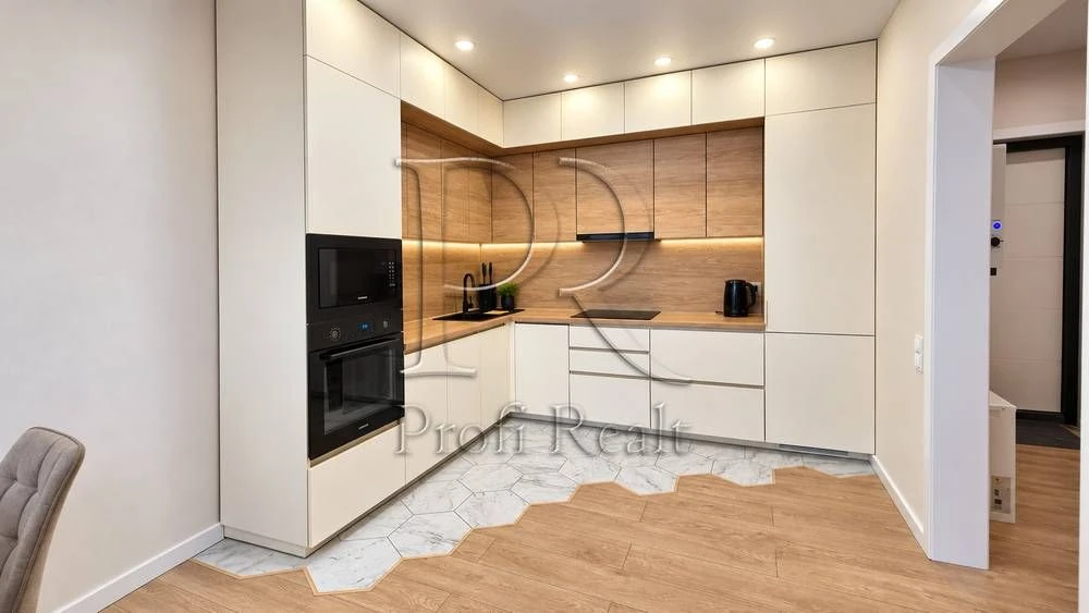 2-room apartment, 68 sq m, Warsaw/Kisterov. 18/6. Renovated. Generator