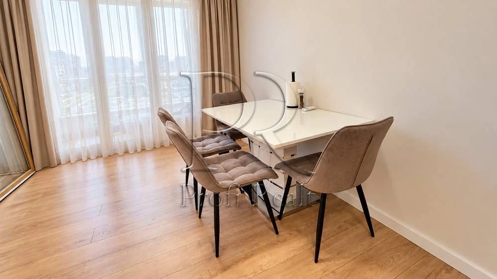 2-room apartment, 68 sq m, Warsaw/Kisterov. 18/6. Renovated. Generator