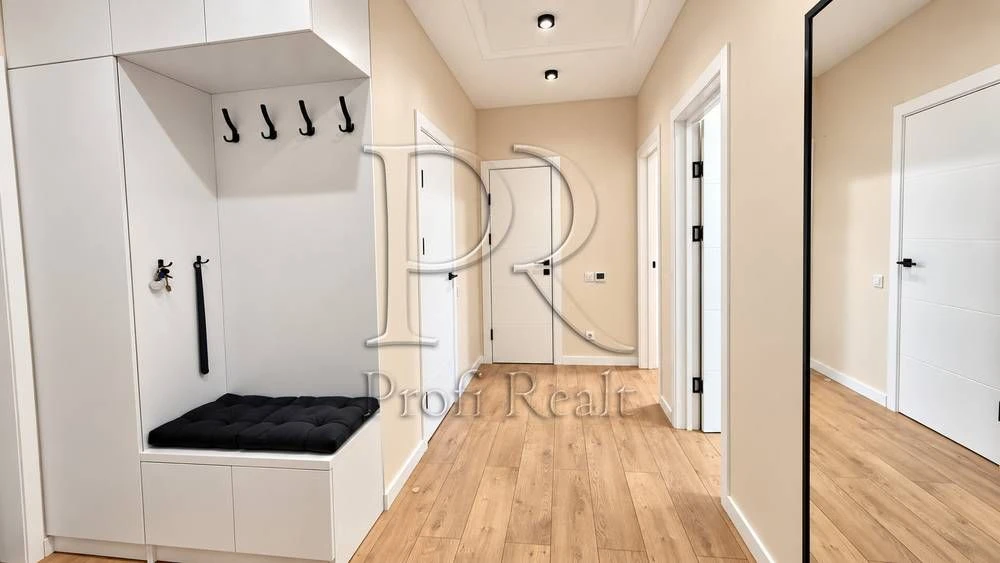 2-room apartment, 68 sq m, Warsaw/Kisterov. 18/6. Renovated. Generator
