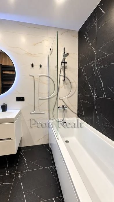 2-room apartment, 68 sq m, Warsaw/Kisterov. 18/6. Renovated. Generator