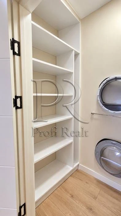 2-room apartment, 68 sq m, Warsaw/Kisterov. 18/6. Renovated. Generator