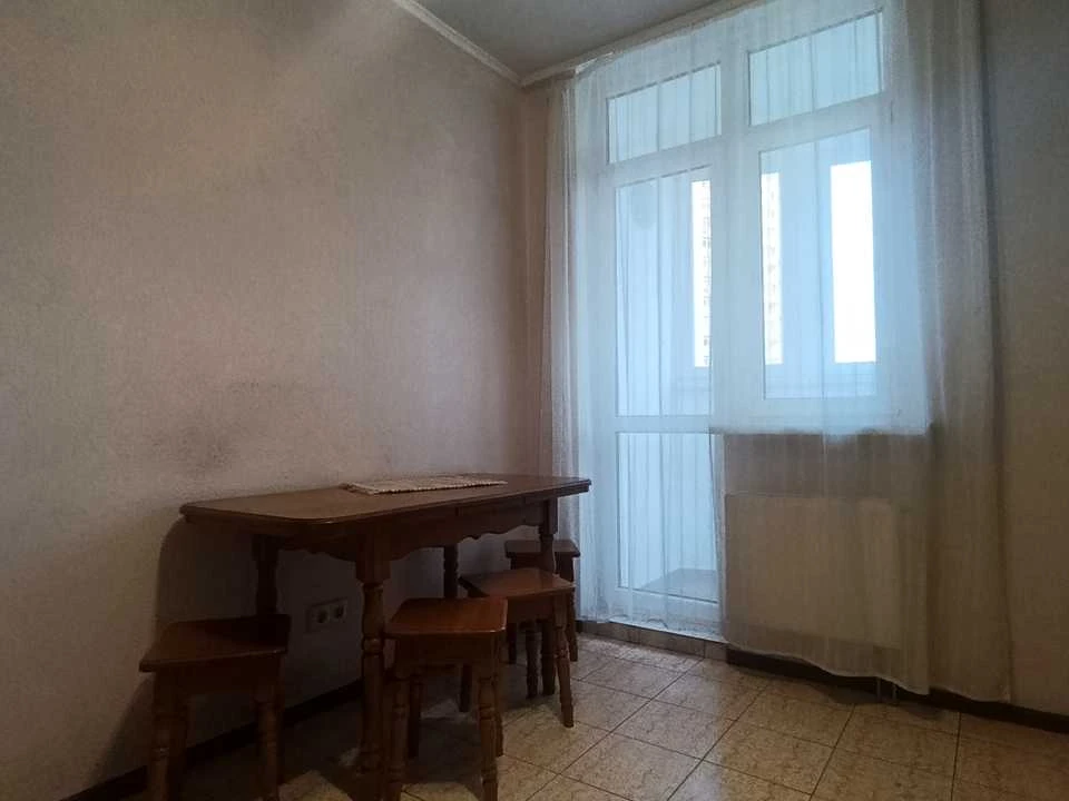 Apartment. Voskresenskaya st., Kyiv