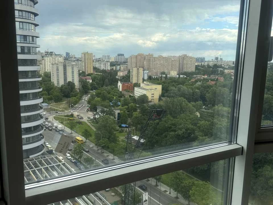 Квартира. Киев, проспект Голосеевский
