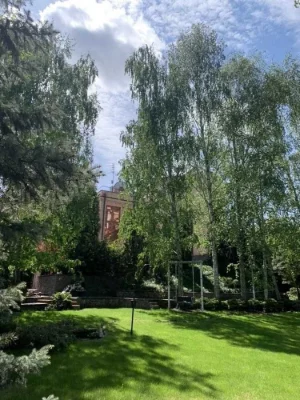 Приватна РЕЗИДЕНЦІЯ біля озера у Києві - 800 м², 12 кімнат,