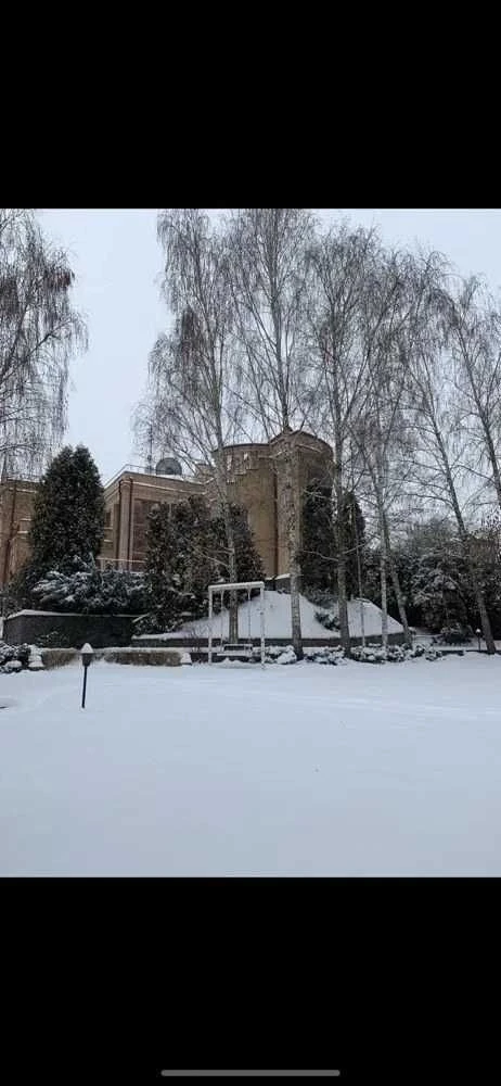 Приватна РЕЗИДЕНЦІЯ біля озера у Києві - 800 м², 12 кімнат,