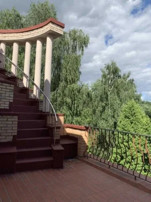 Приватна РЕЗИДЕНЦІЯ біля озера у Києві - 800 м², 12 кімнат,
