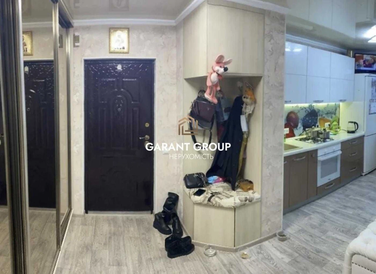 Продается трехкомнатная квартира по выгодной цене