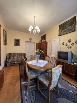 Продаж 4 кім.квартири вул. Берчені