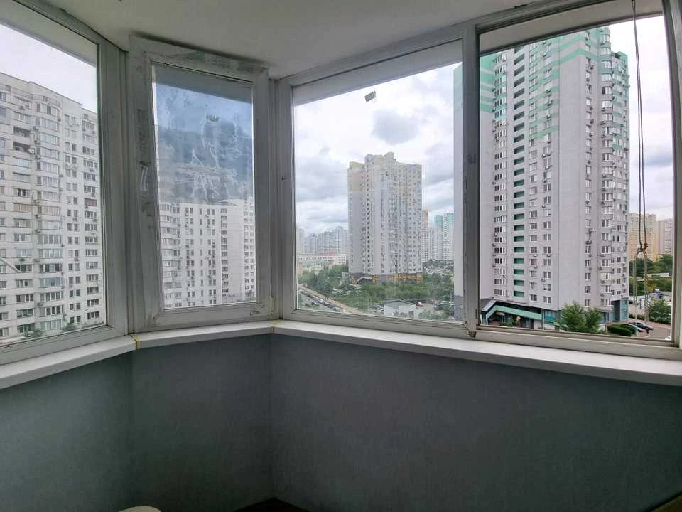 Apartment. Mykhola Bazhana Avenue, Kyiv