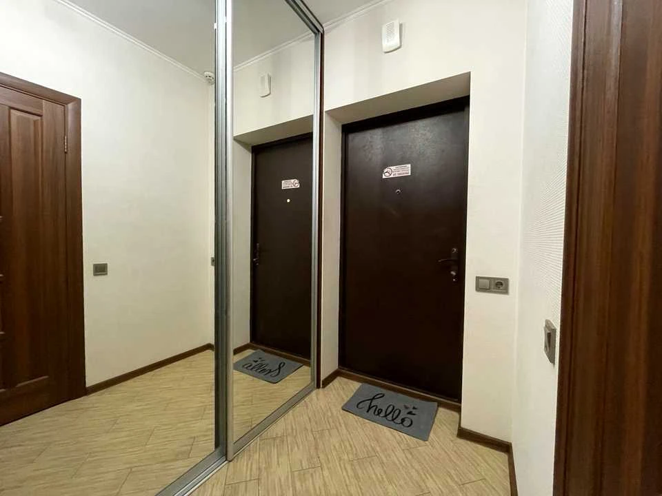 Квартира. Київ, Героїв полку "Азов" вул.