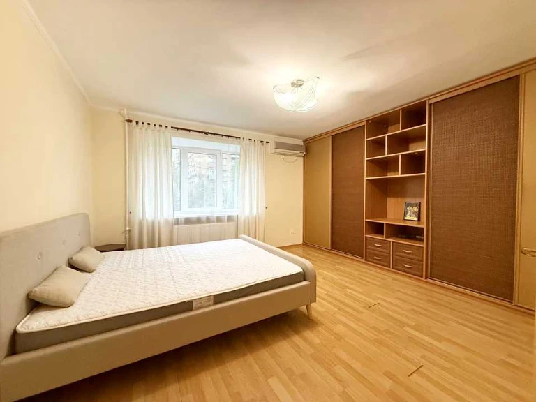 Apartment. Lesya Ukrainka Blvd., Kyiv