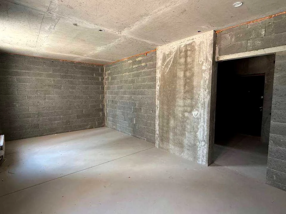 Apartment. Дніprovska nabreshna vul.