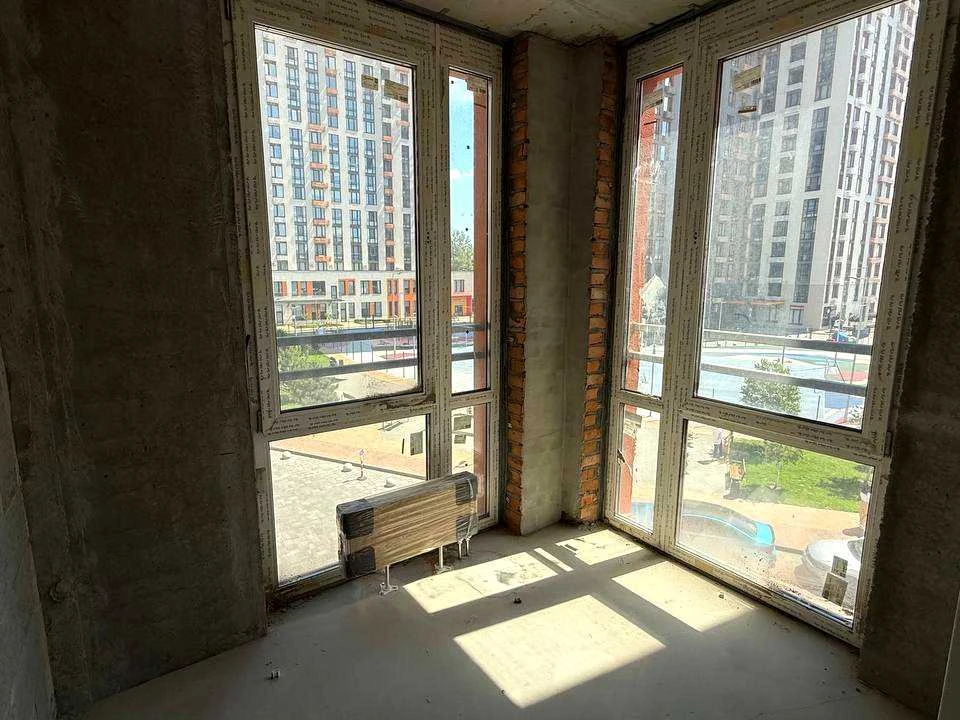 Apartment. Дніprovska nabreshna vul.
