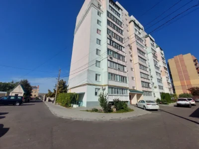 Продається 4-кімнатна квартира в центрі Чкалова / 5 Слобідська