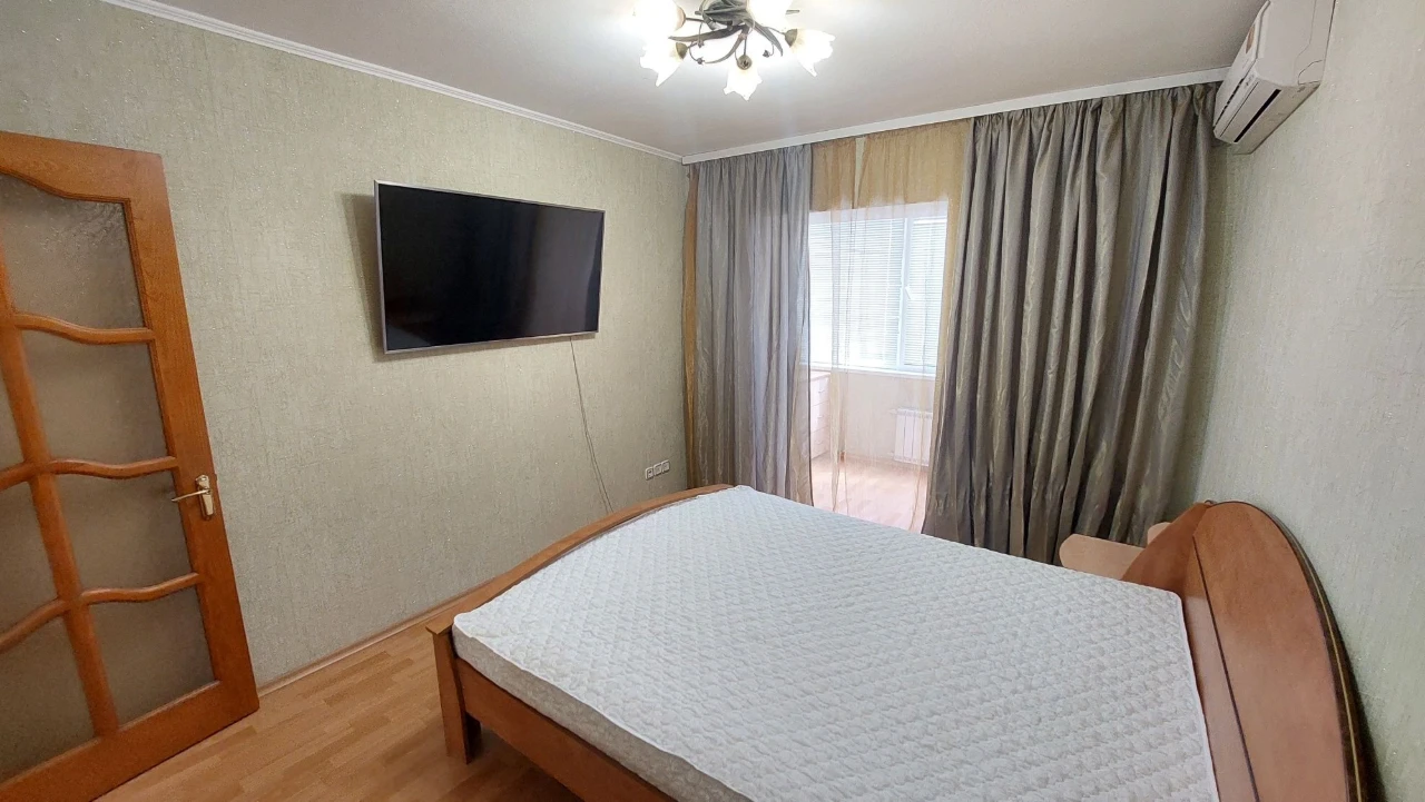 Продається 4-кімнатна квартира в центрі Чкалова / 5 Слобідська