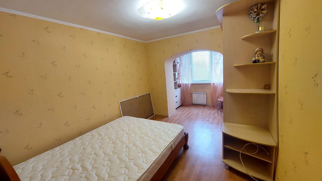 Продається 4-кімнатна квартира в центрі Чкалова / 5 Слобідська