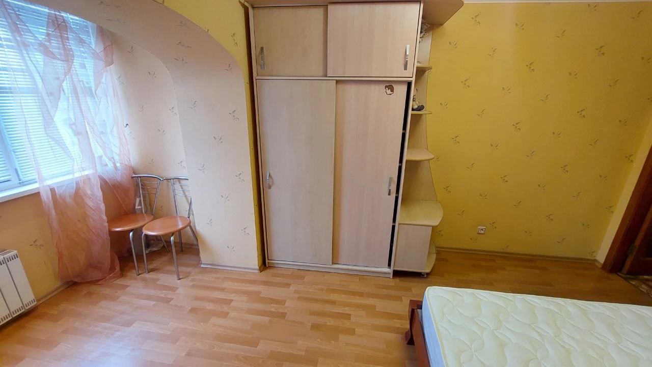 Продається 4-кімнатна квартира в центрі Чкалова / 5 Слобідська