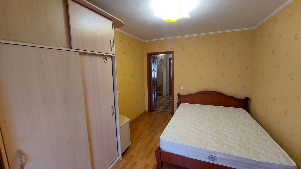 Продається 4-кімнатна квартира в центрі Чкалова / 5 Слобідська
