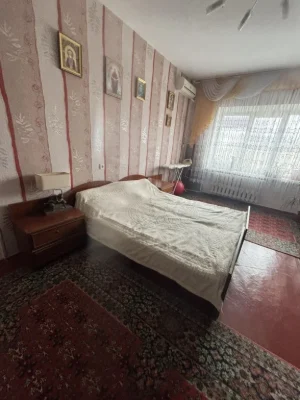 Sale of a 3-bedroom apartment