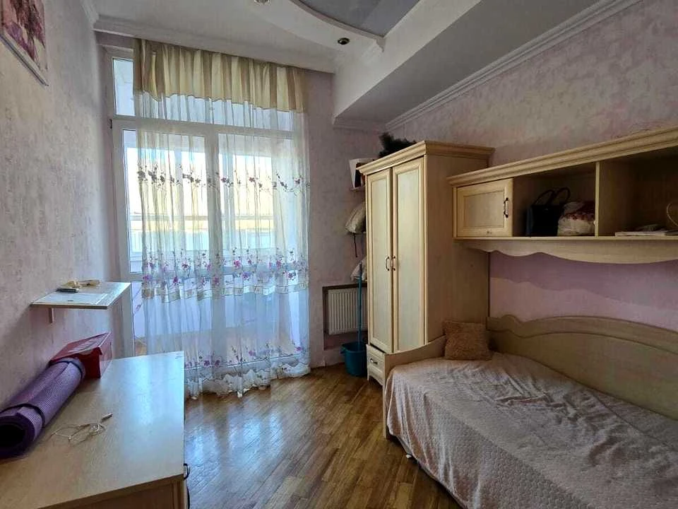 Квартира. Чернівці, Рози Ауслендер вулиця