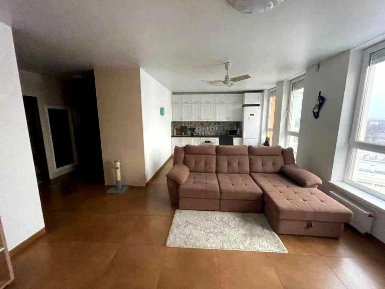 Apartment. Kyiv, Berezaysky Prospect.