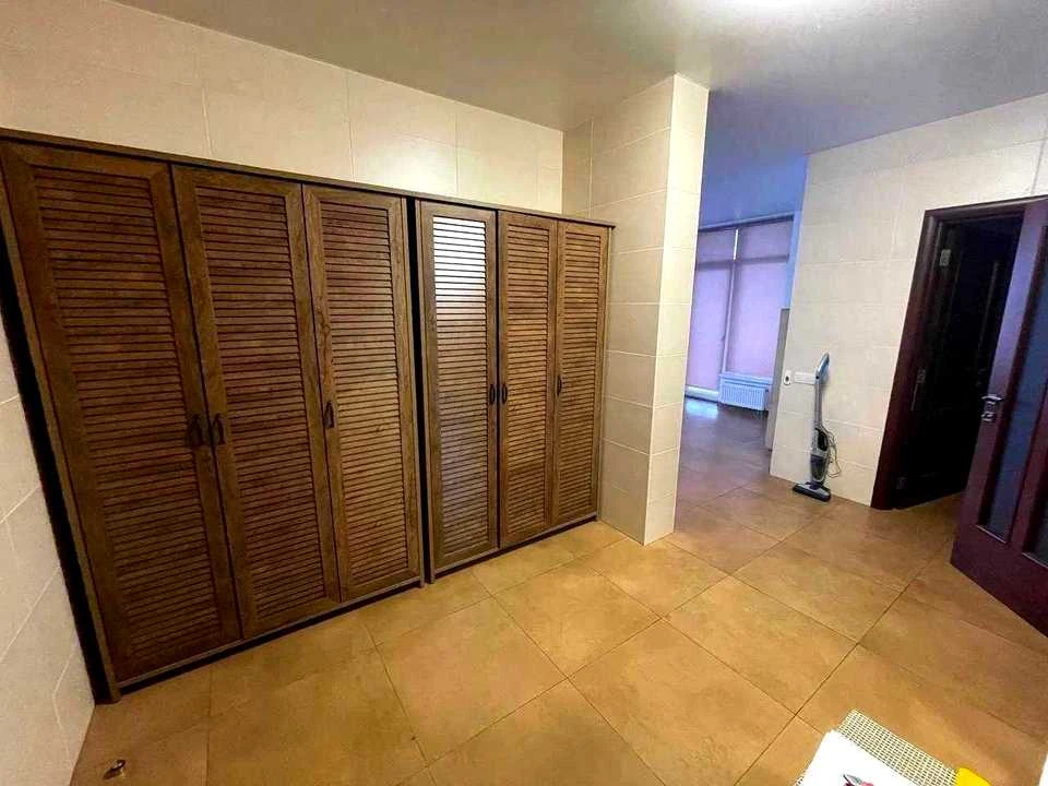 Apartment. Kyiv, Berezaysky Prospect.