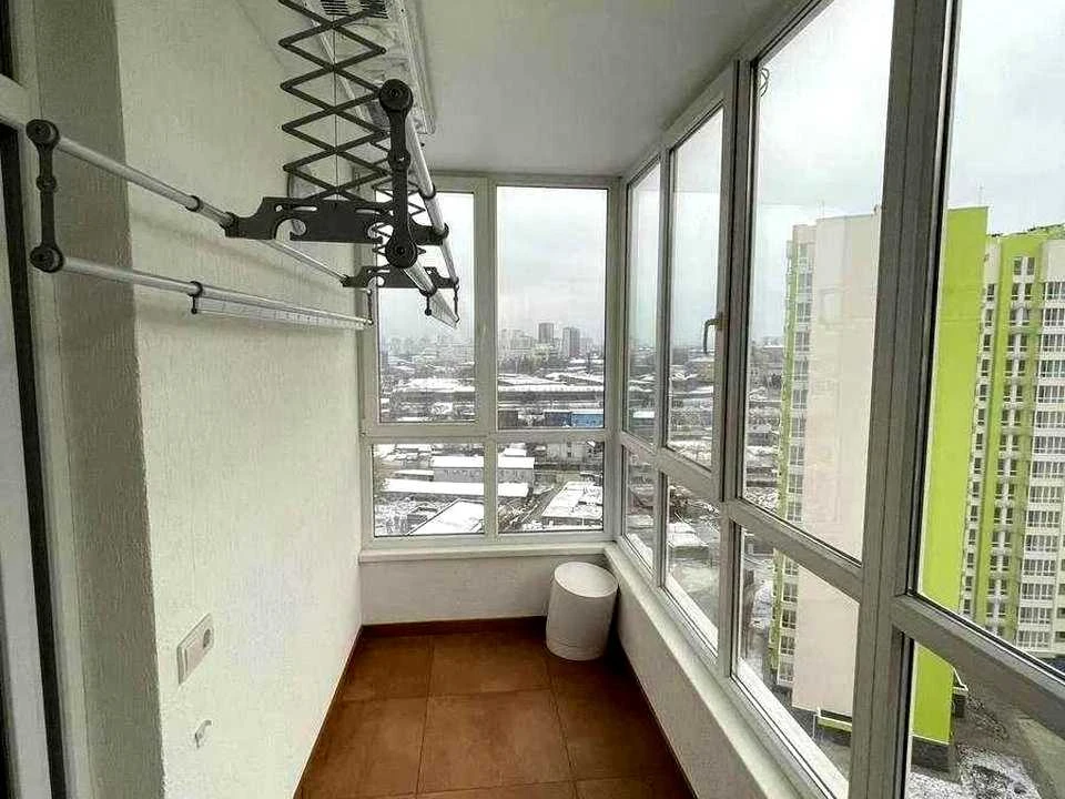 Apartment. Kyiv, Berezaysky Prospect.