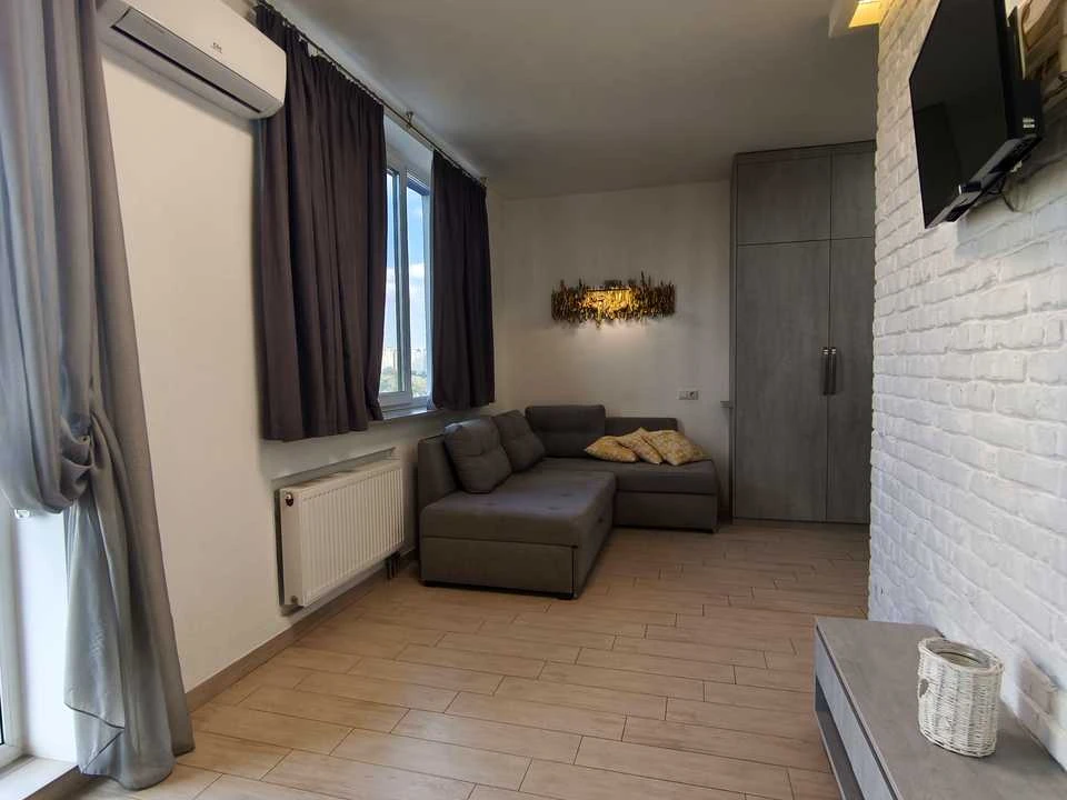 Apartment. Kyiv, Alimpiya Halika st.