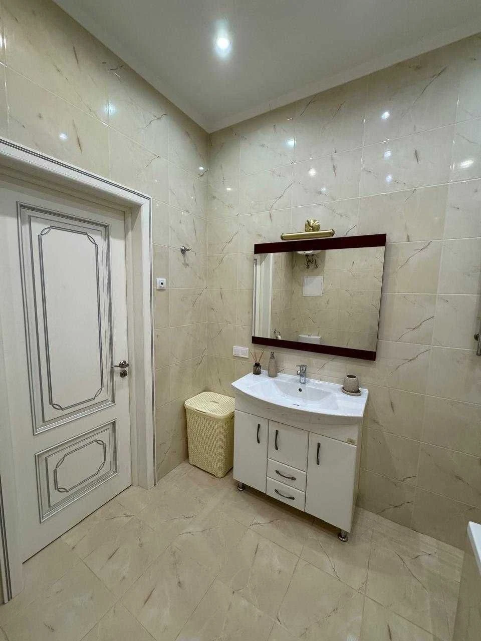 продаж 2к квартира на коновальця Коновальця 44 а ЖК Панорама